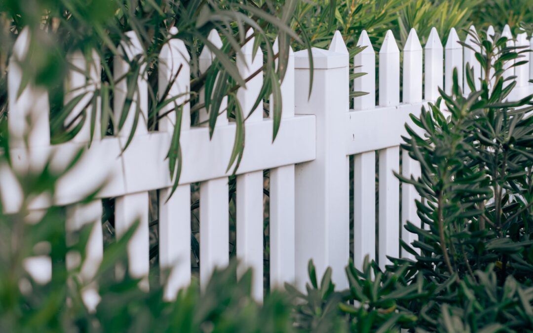Vinyl fencing
